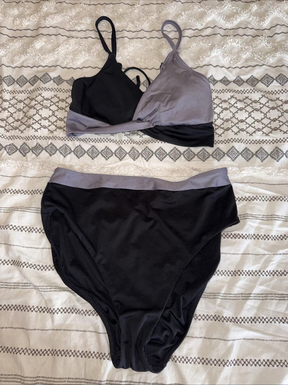 EUC Sanctuary Flow Women's Solids Twist High Waisted Bikini Black/Grey SIZE M